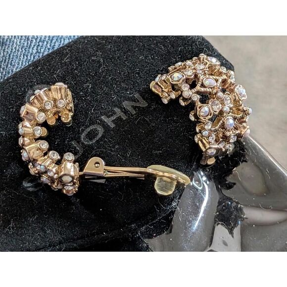 St. John Vintage Elegant Gold Tone Clip-On Rhinestone Earrings Rhinestones - Picture 1 of 9